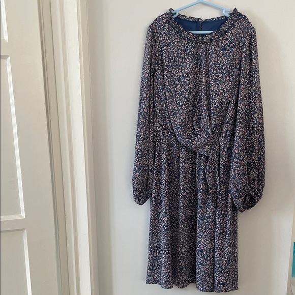 Banana Republic Dresses & Skirts - Banana Republic Navy Floral Long Sleeve Dress size xs